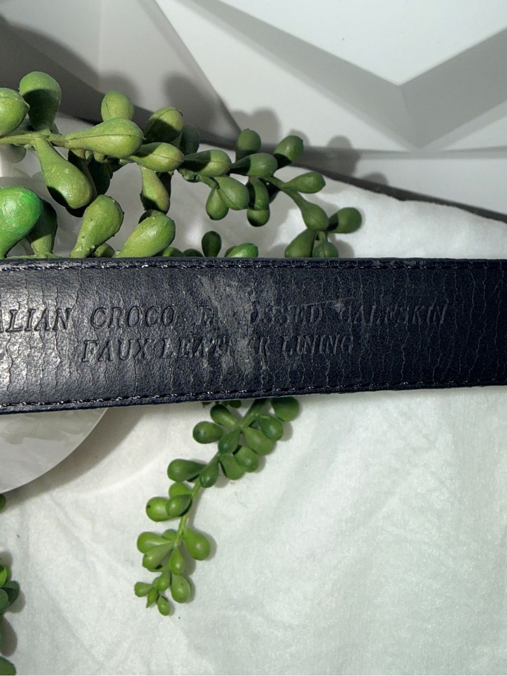 Jones New York Black Croc-Embossed Faux Leather Belt with Gold Buckle M - Picture 2 of 3